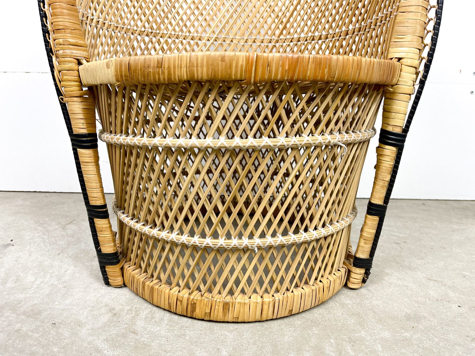 Children's Peacock Chair photo 63.0