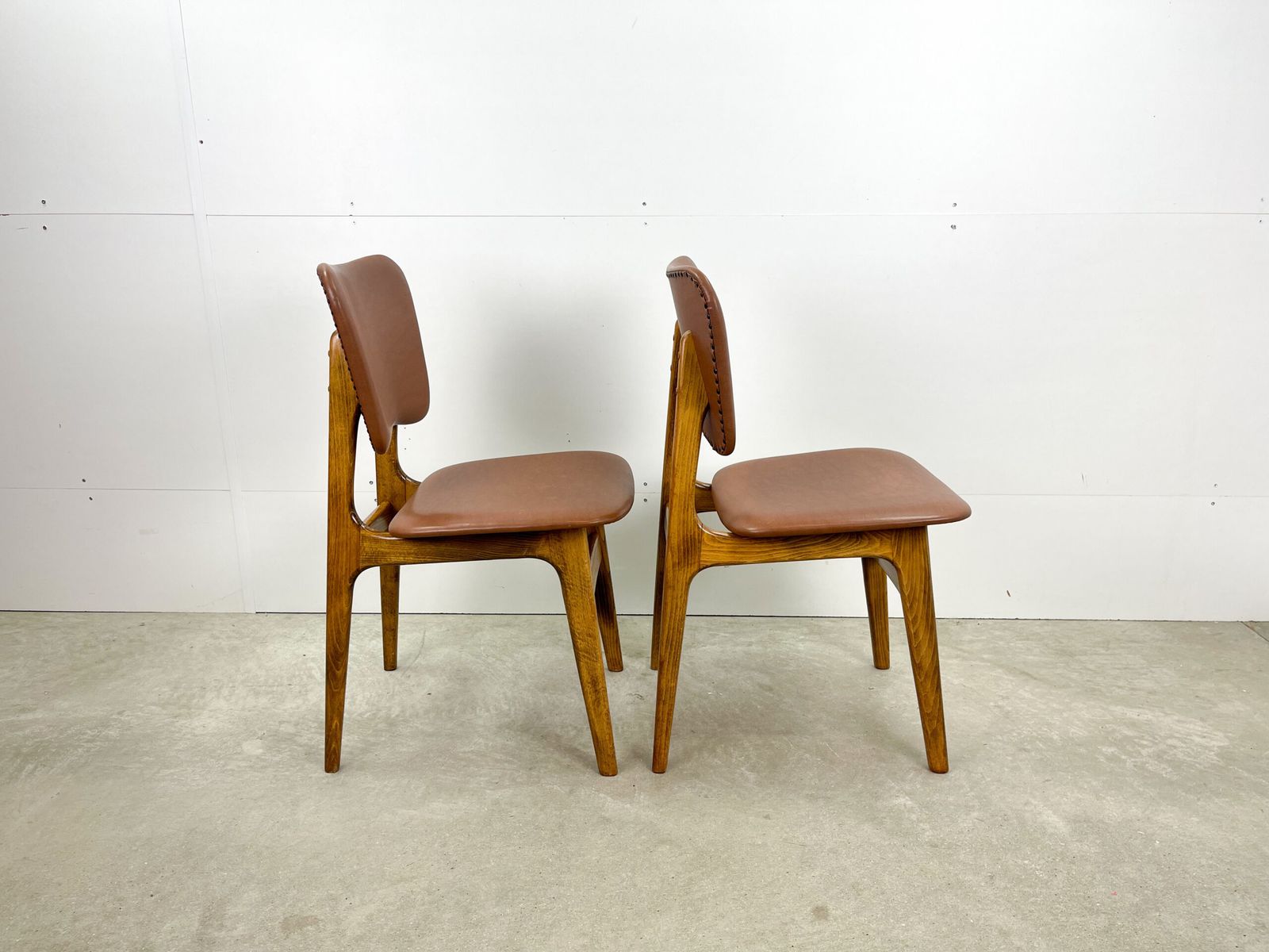 photo furniture Wooden Retro Chairs With Brown Leatherette