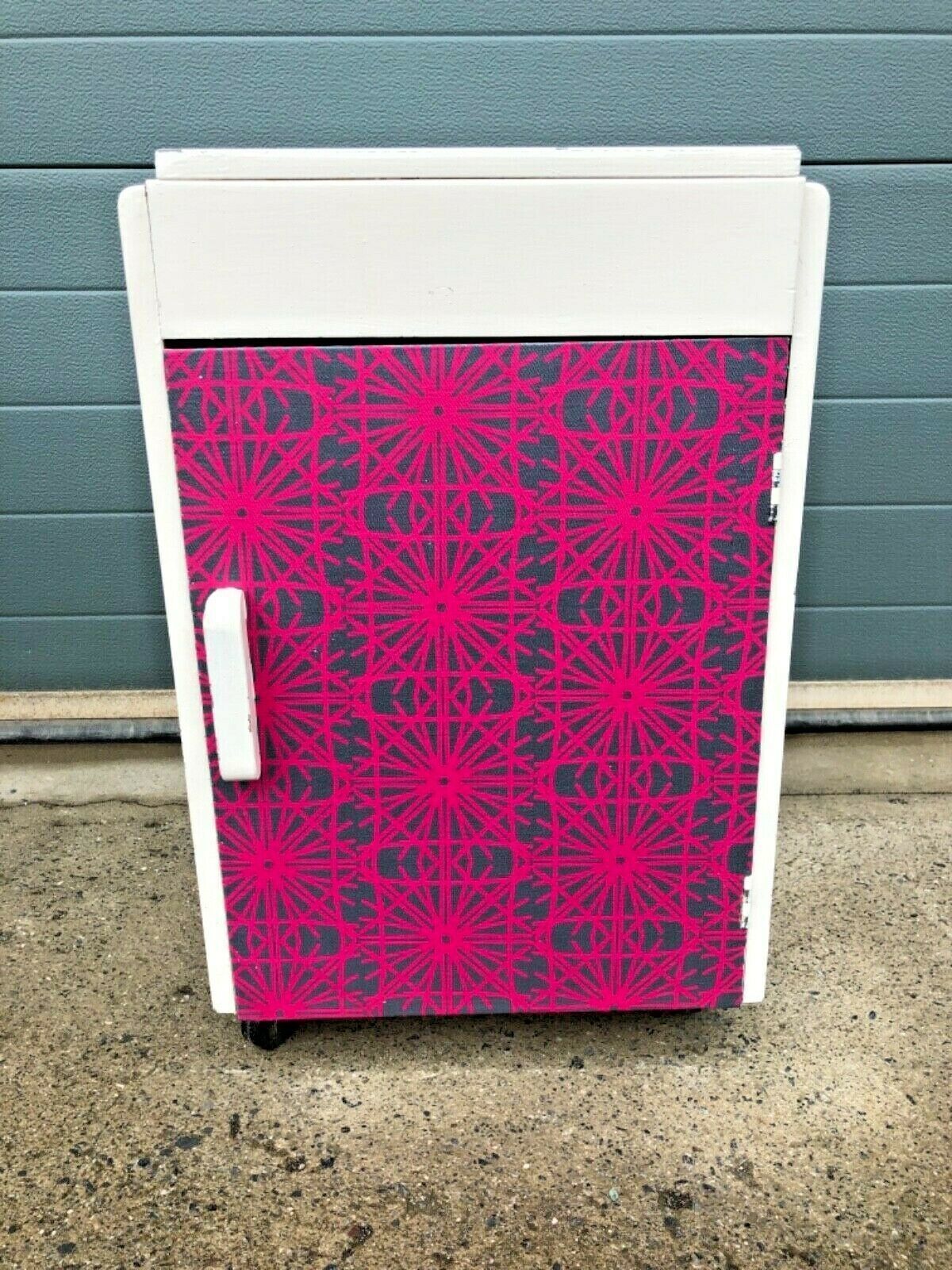 photo vinterior Mid Century Unique Funky Pair Of Upcycled Bedside Cabinets / Bedside Lamp Tables