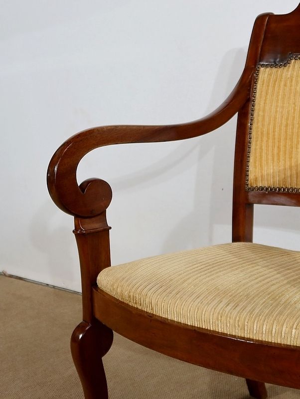 1946.7 Pair Of Walnut Armchairs  Restoration Period   1st Part Of The 19th Century photo