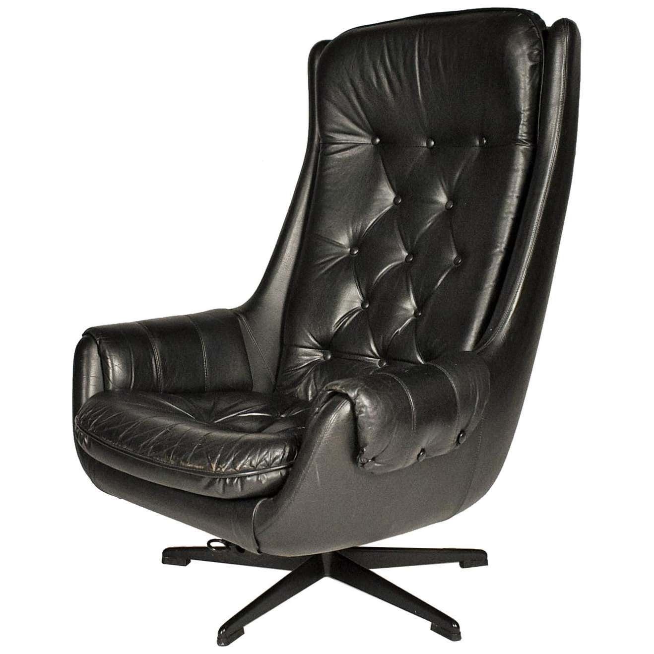 Design Scandinavian Leather Armchair / Lounge Chair By Peem, 1970s