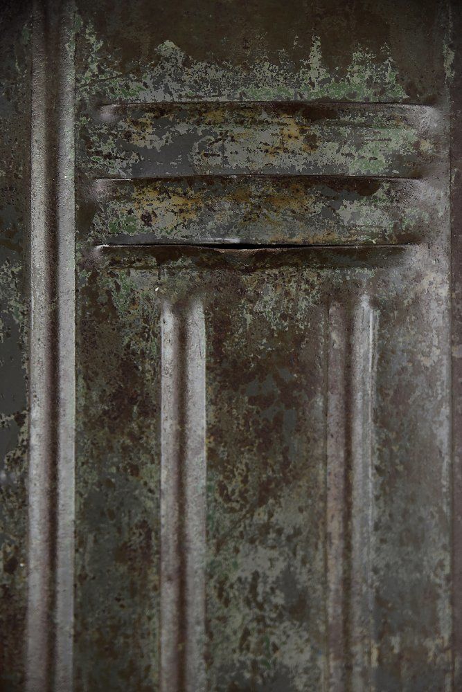 Vintage Industriële Metalen Fabriekskast, Ca. Jaren 1950 photo furniture
