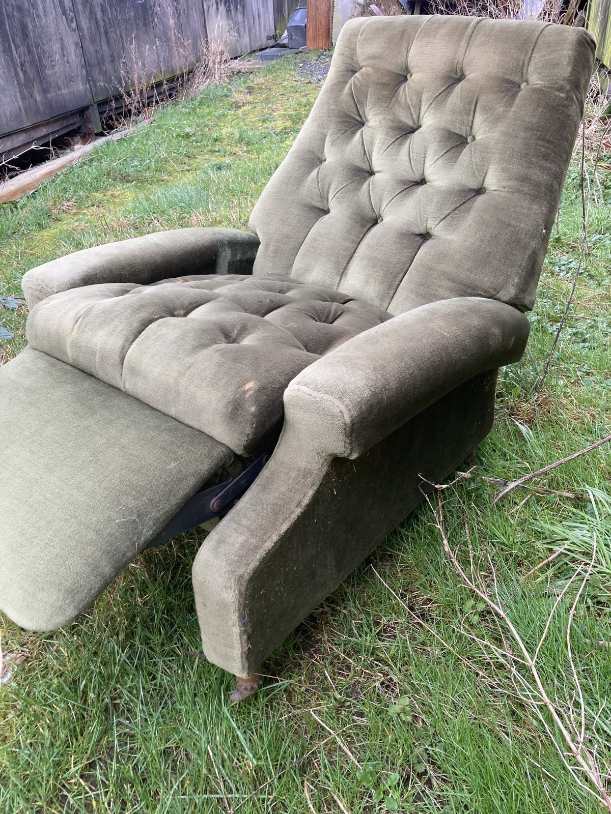 Mid Century Buttoned Green Recliner Chair Restoration Project photo vinterior