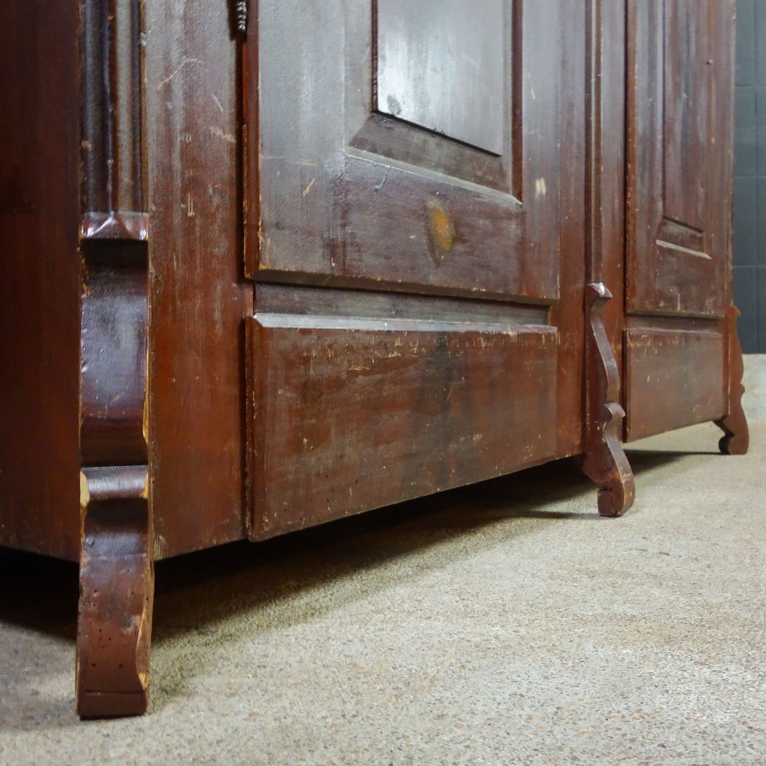 photo furniture Brocante Tweedeurskast – Patina – Begin 1900