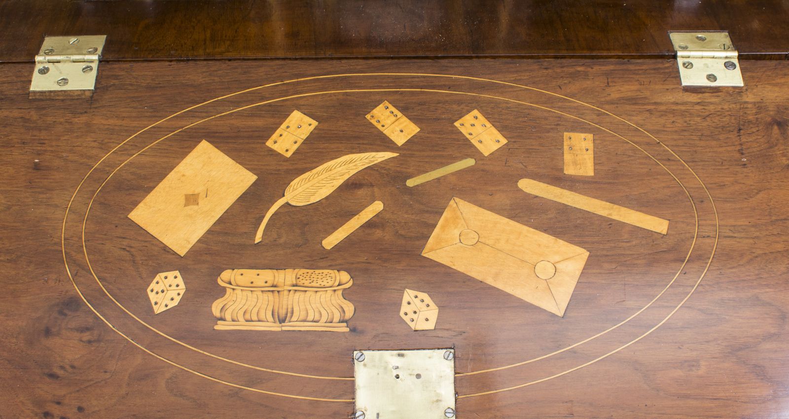 photo vintage Antique Dutch Burr Walnut Floral Marquetry Bureau C.1780