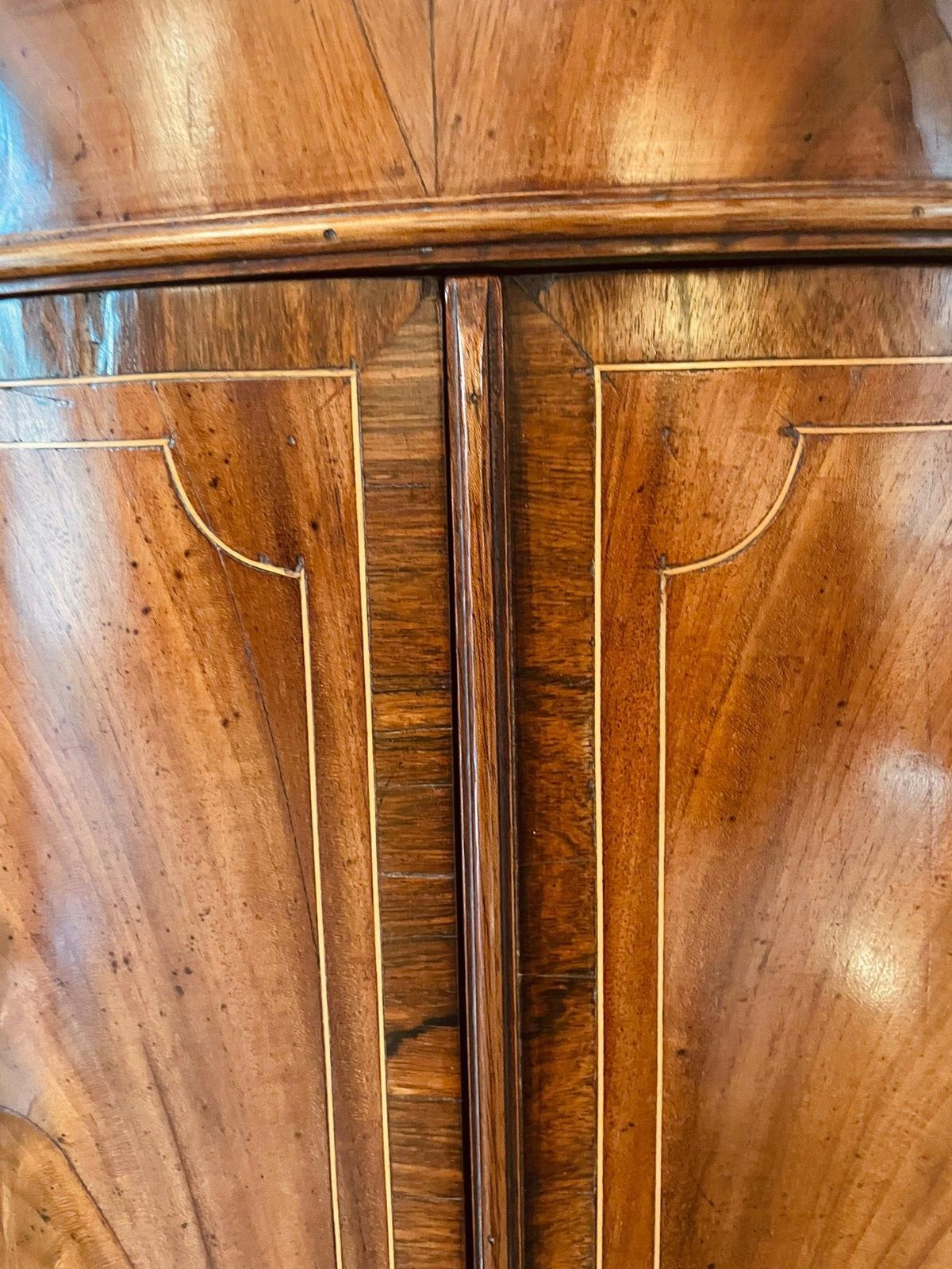 Antique George III Quality Mahogany Bow Fronted Hanging Corner Cabinet photo vintage