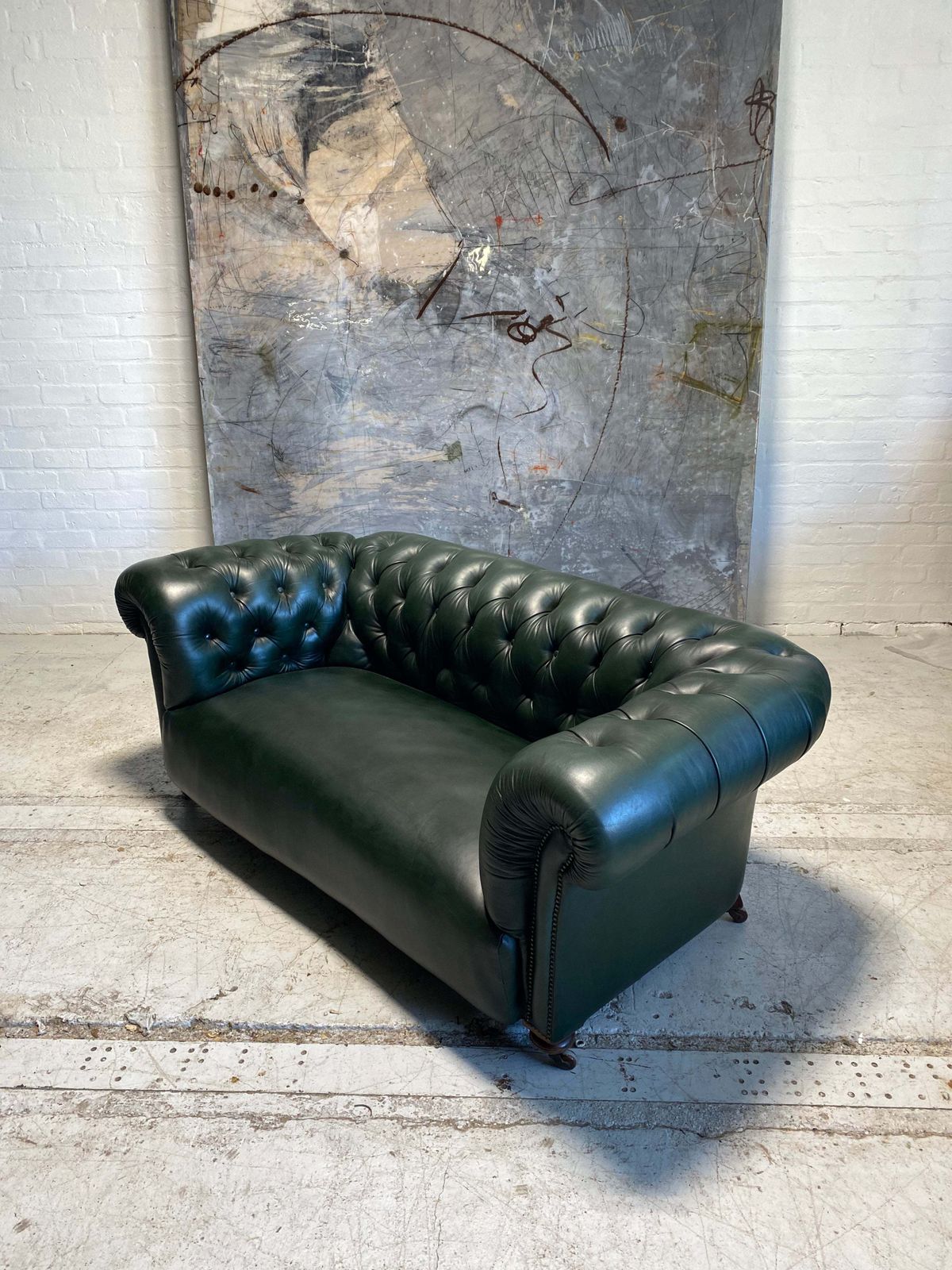 photo furniture Antique 19thc Chesterfield In Bank Of England Green