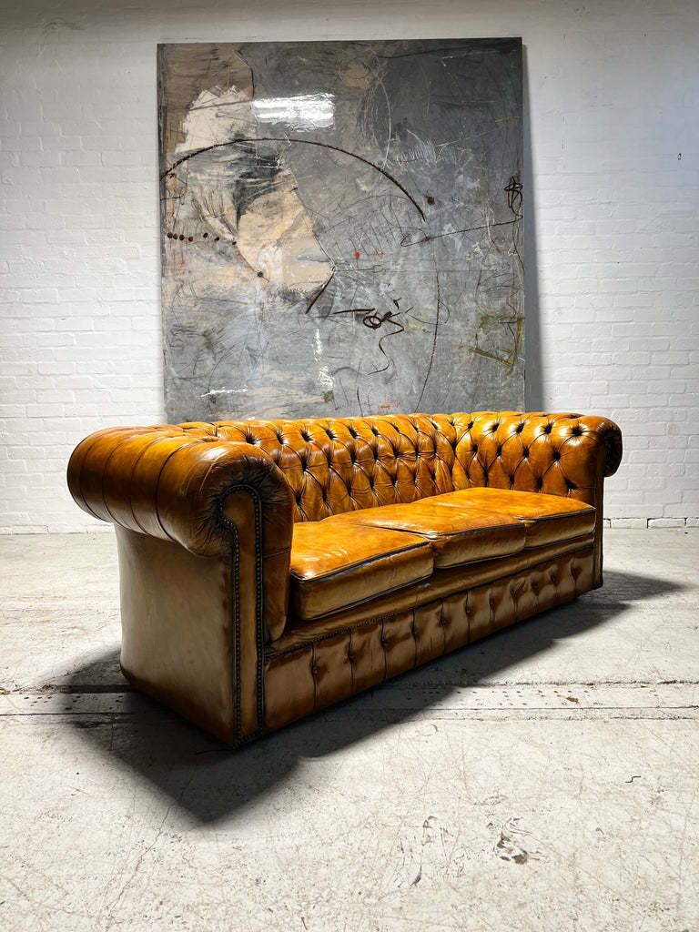 Wow! A Stunning Vintage Mid C Chesterfield Sofa photo vintage