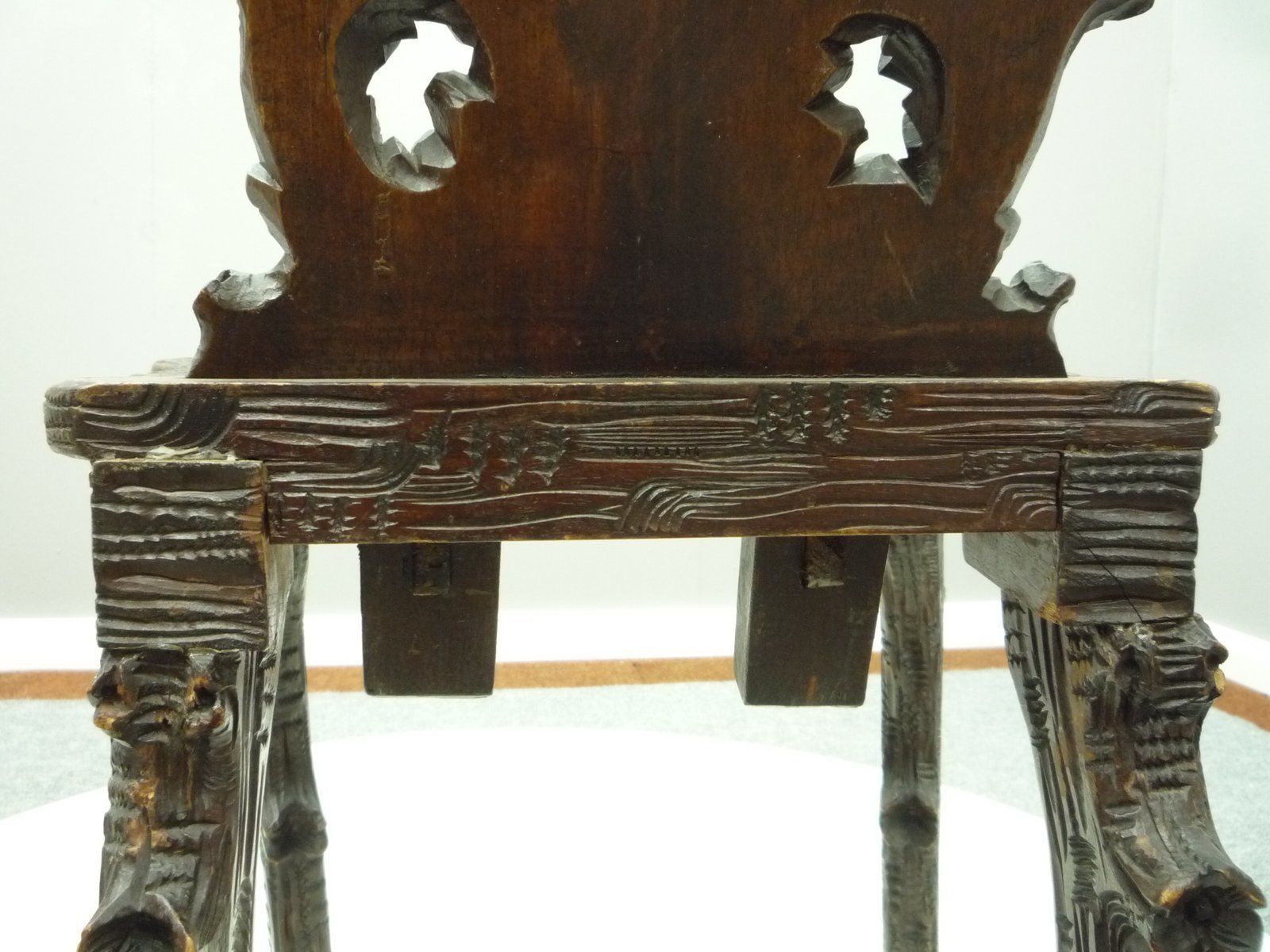 photo vintage Antique Hand Carved Oak Chair, 1900s