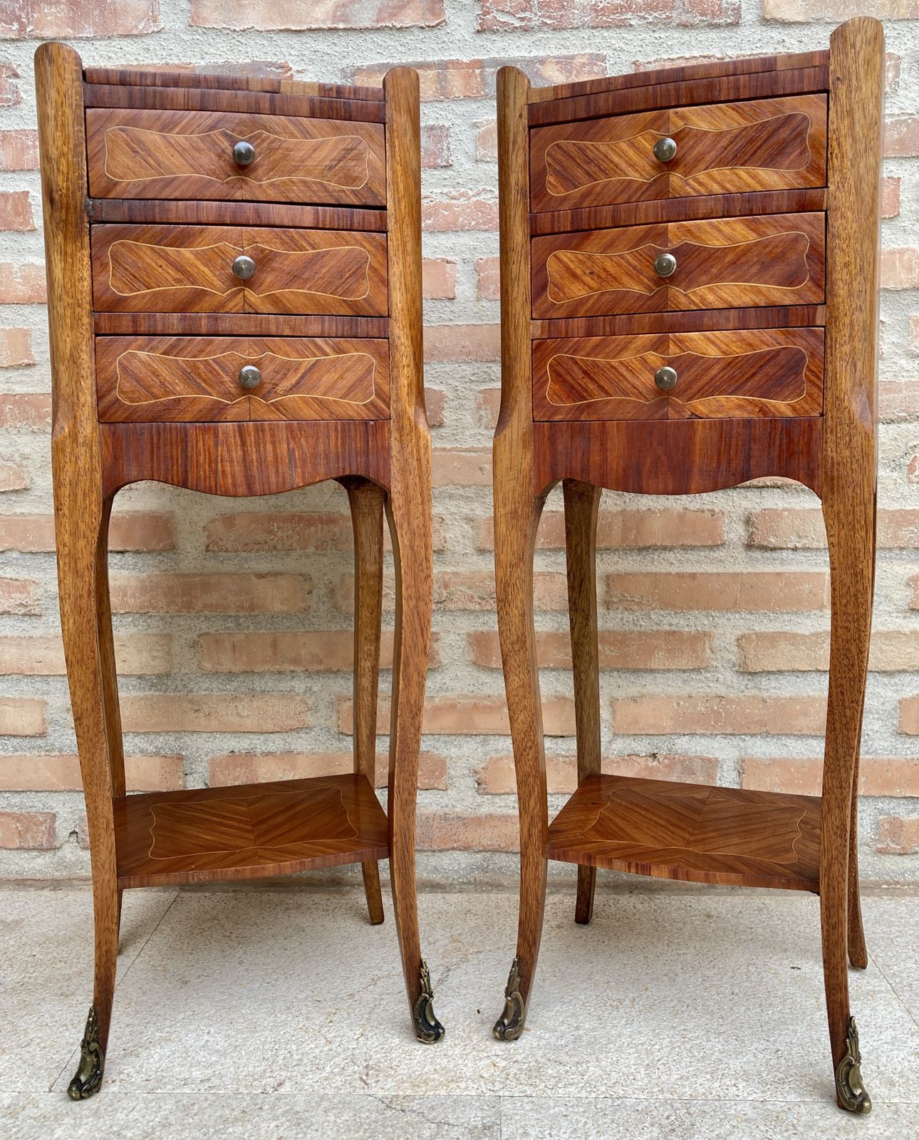 photo vinterior Pair Of French Louis XV Style Walnut And Marquetry Bedside Tables Or Nightstands With Three Drawers And Shelve