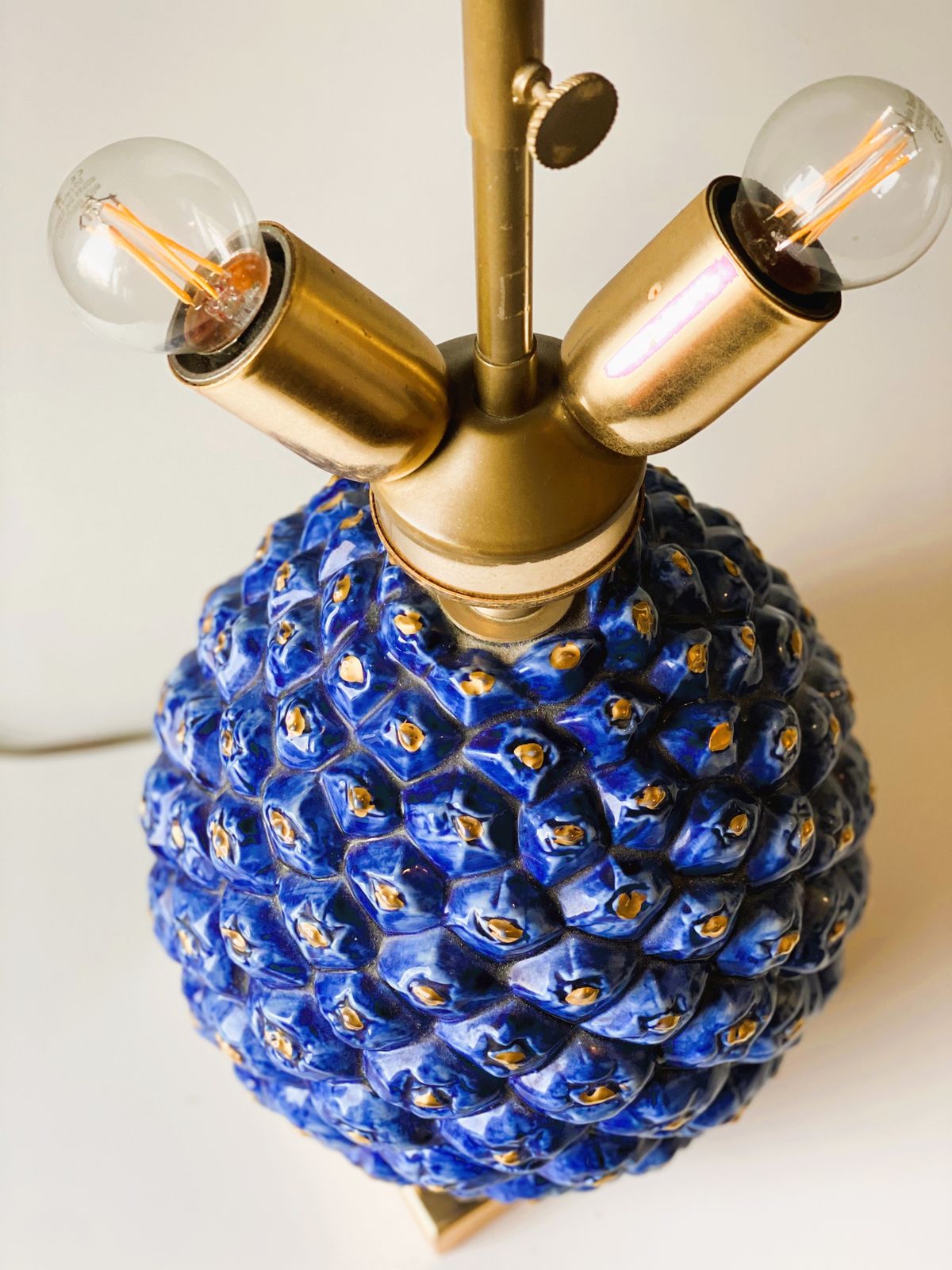 549.99 Mid Century Italiaanse Keramische Ananаslamp photo