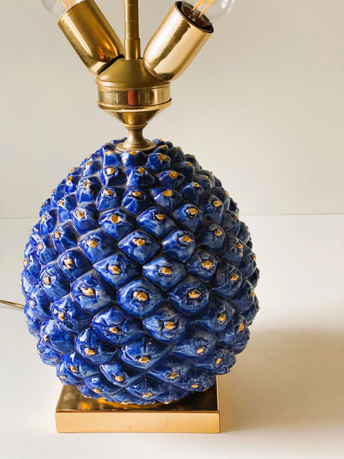 Mid Century Italiaanse Keramische Ananаslamp photo for sale
