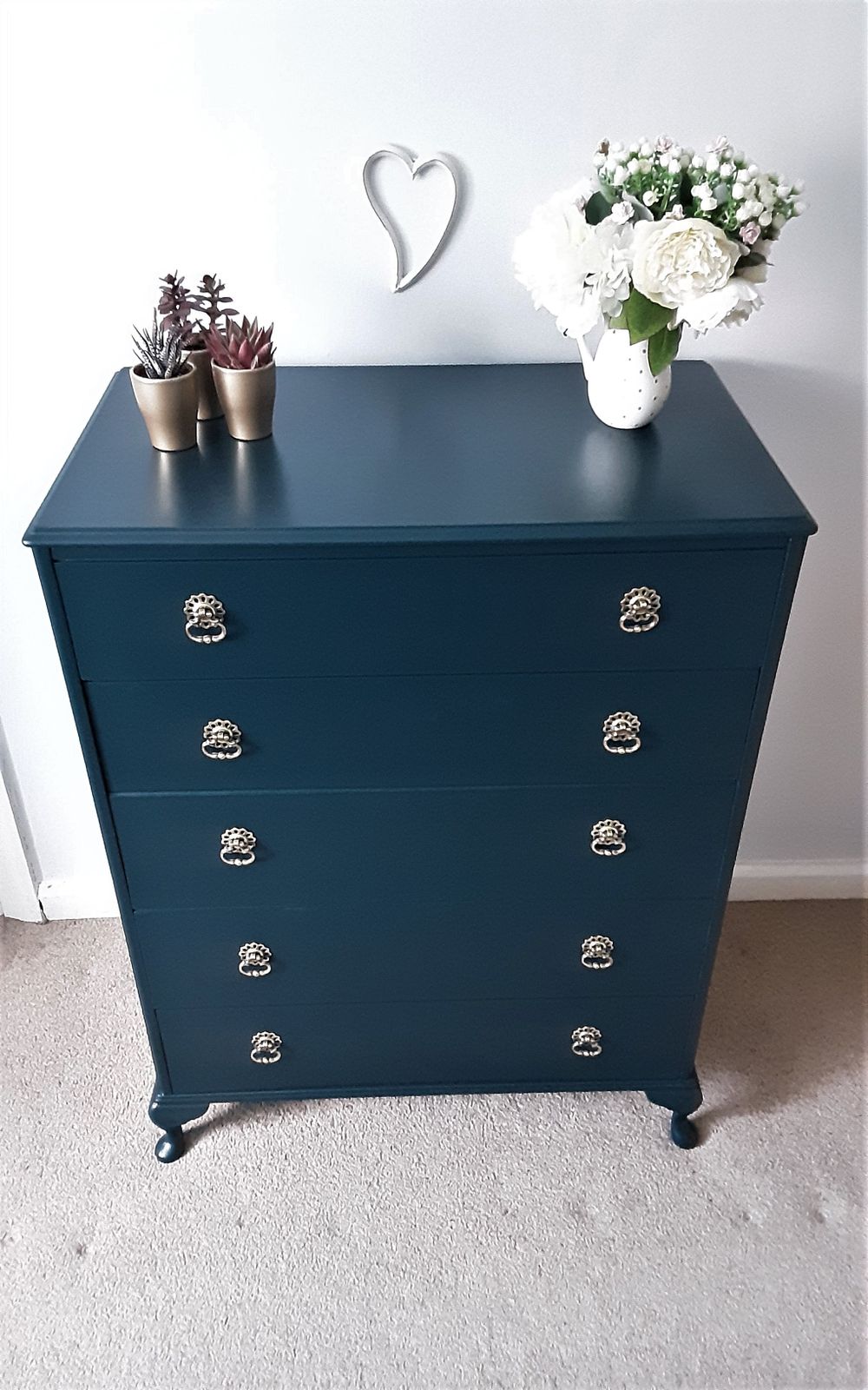 Queen Anne Style Drawers., 1960s photo vinterior