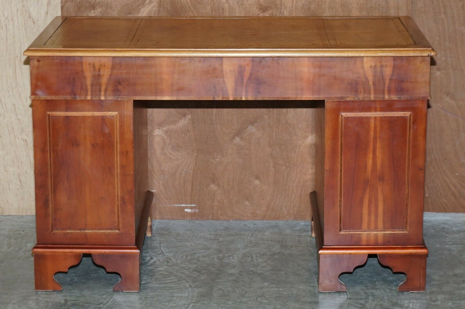 photo furniture Vintage Walnut Twin Pedestal Partner Desk Tan Brown Leather Top Panelled Back