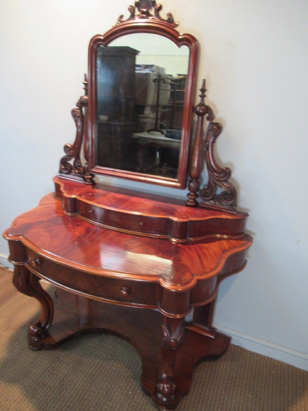 Attractive Victorian Mahogany Duchess Dressing Table
