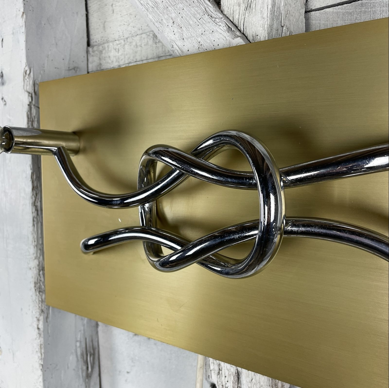 photo vinterior A Pair Of 1970s Italian 'Reef Knot' Wall Light Panels / Sconces Designed By Giacomo Benevelli For Missaglia