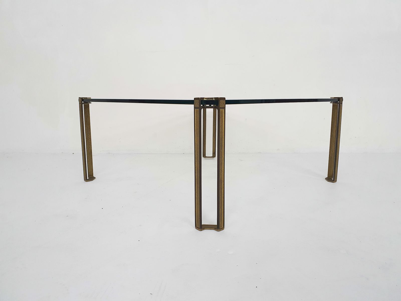 Peter Ghyczy Voor Ghyczy – Vierkante Salontafel In Messing En Glas, Ca. Jaren 1970 photo furniture