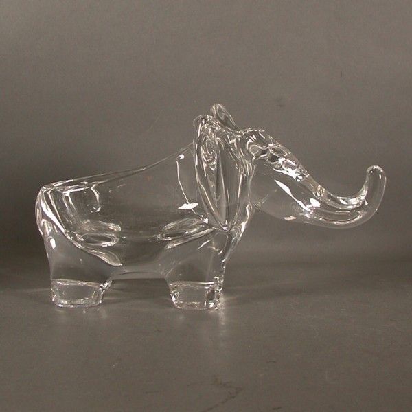 Vintage Elefante De Cristal. Vannes Francia. 1950   1955 photo furniture