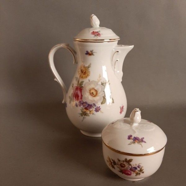 Porcelain Coffee Pot And Sugar Bowl From Tirschenreuth Bavaria. 1950   1959