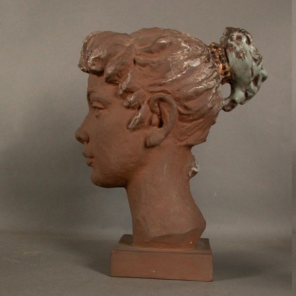 Unique. Karlsruhe Majolika. Girl's Head. 1950   1955. photo vinterior
