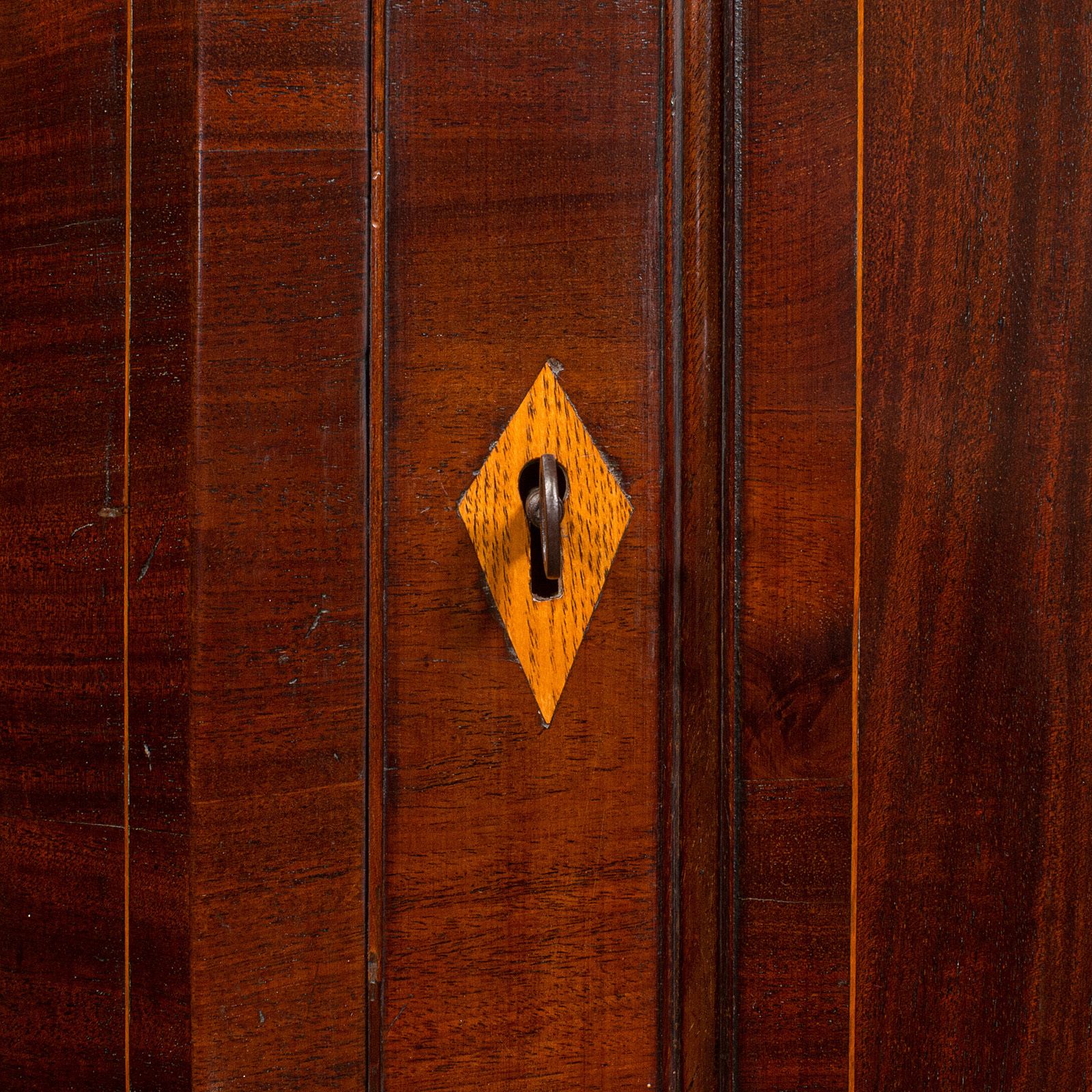 photo furniture Antique Corner Cabinet, English, Flame Mahogany, C.1760