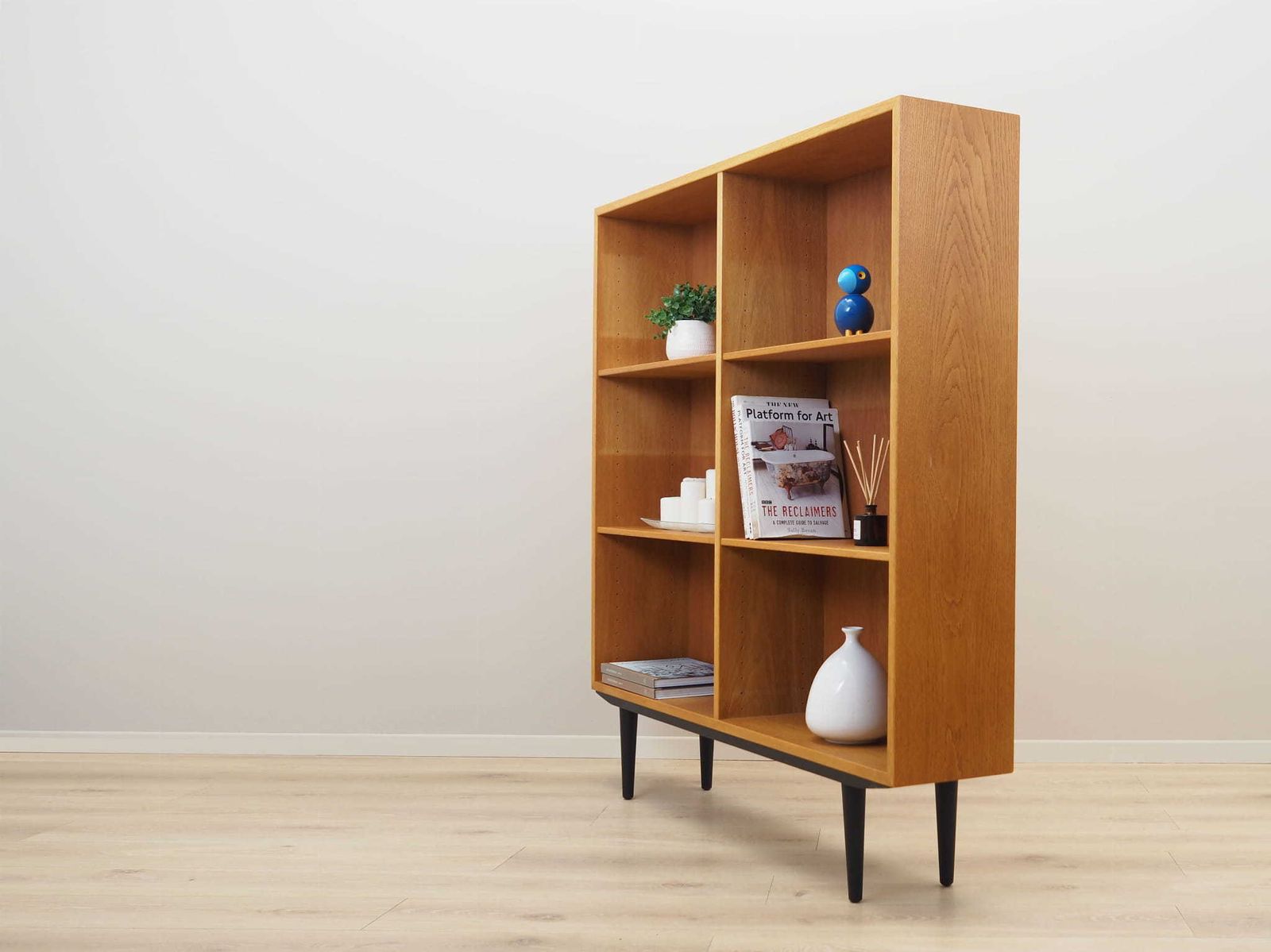 Boekenkast In Es, Scandinavisch Design, Ca. Jaren 1960, Ontwerper: Børge Mogensen, Fabrikant: Ab Karl Andersson & Söner photo for sale