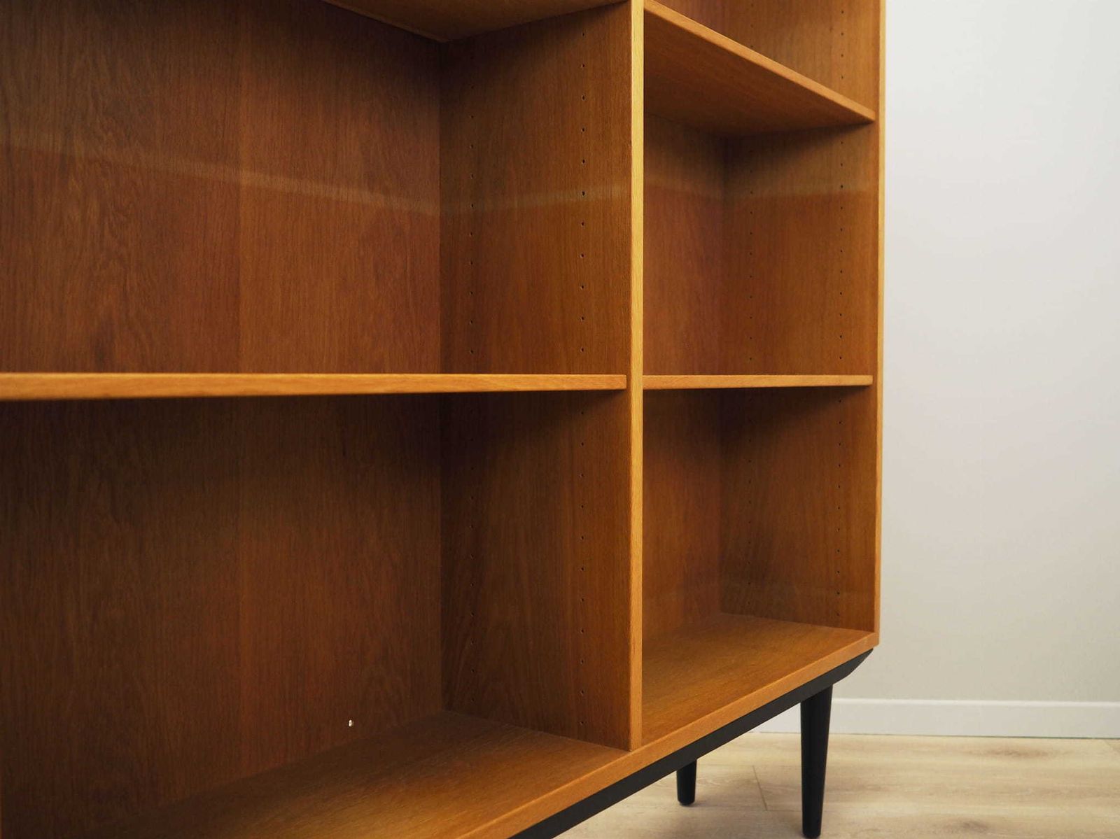 1079.0 Boekenkast In Es, Scandinavisch Design, Ca. Jaren 1960, Ontwerper: Børge Mogensen, Fabrikant: Ab Karl Andersson & Söner photo
