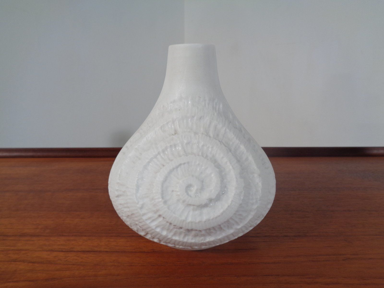 photo vintage Mid Century Op Art Vases From Royal Kpm, 1960s, Set Of 3