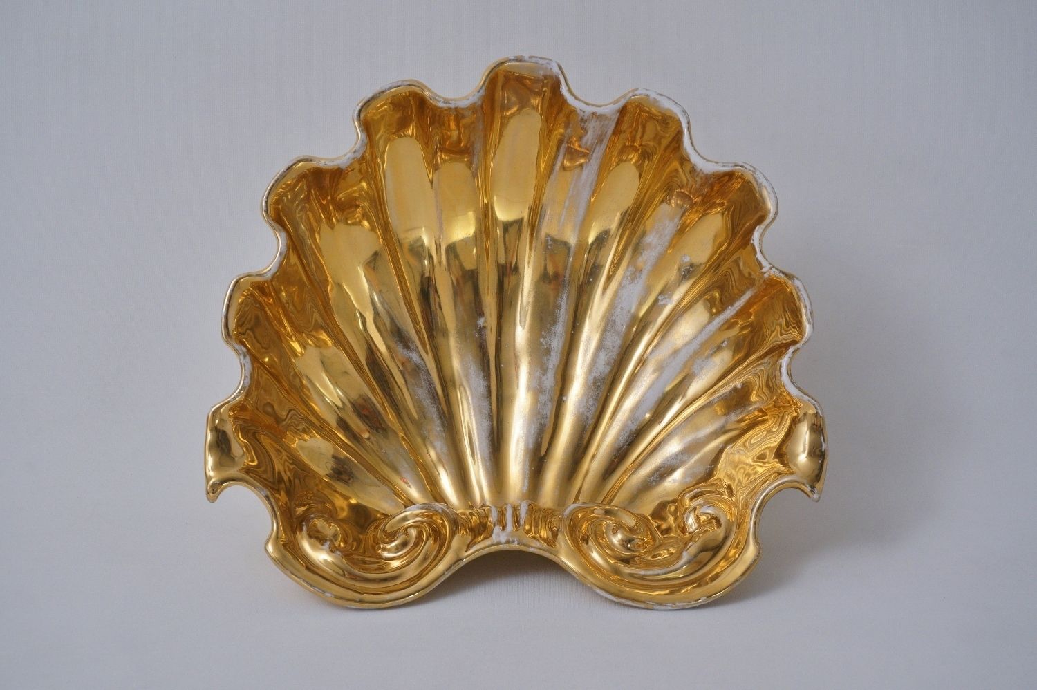 Antique Fabbrica Ferniani Faenza 36.5cm Shell Majolica Bowl, Gold, 1800`s Ca, Italian