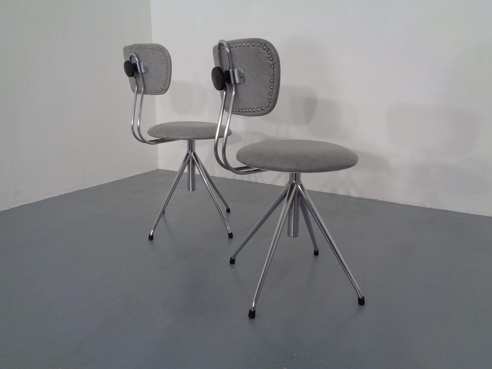 403.0 Adjustable Swivel Chairs, 1960s, Set Of 2 photo