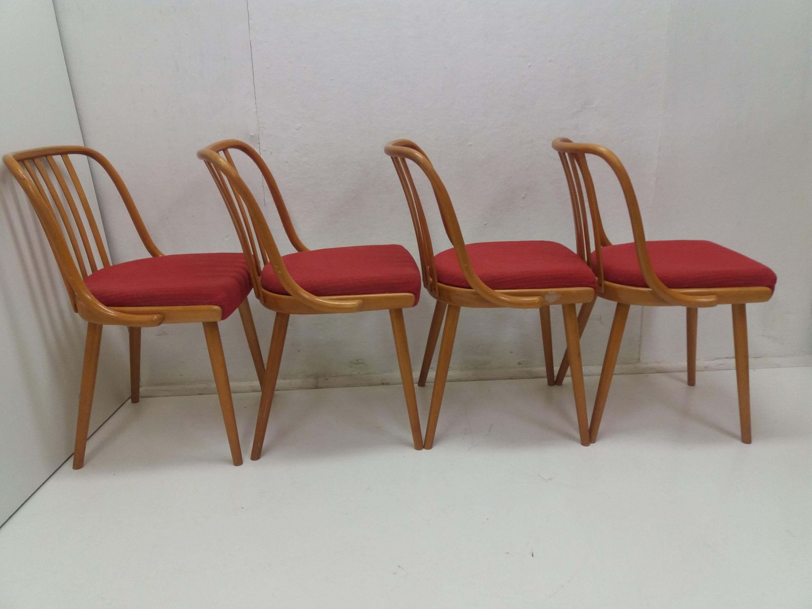 photo vintage 1960 Set Of 4 Retro Suman Chairs And Table, Czechoslovakia