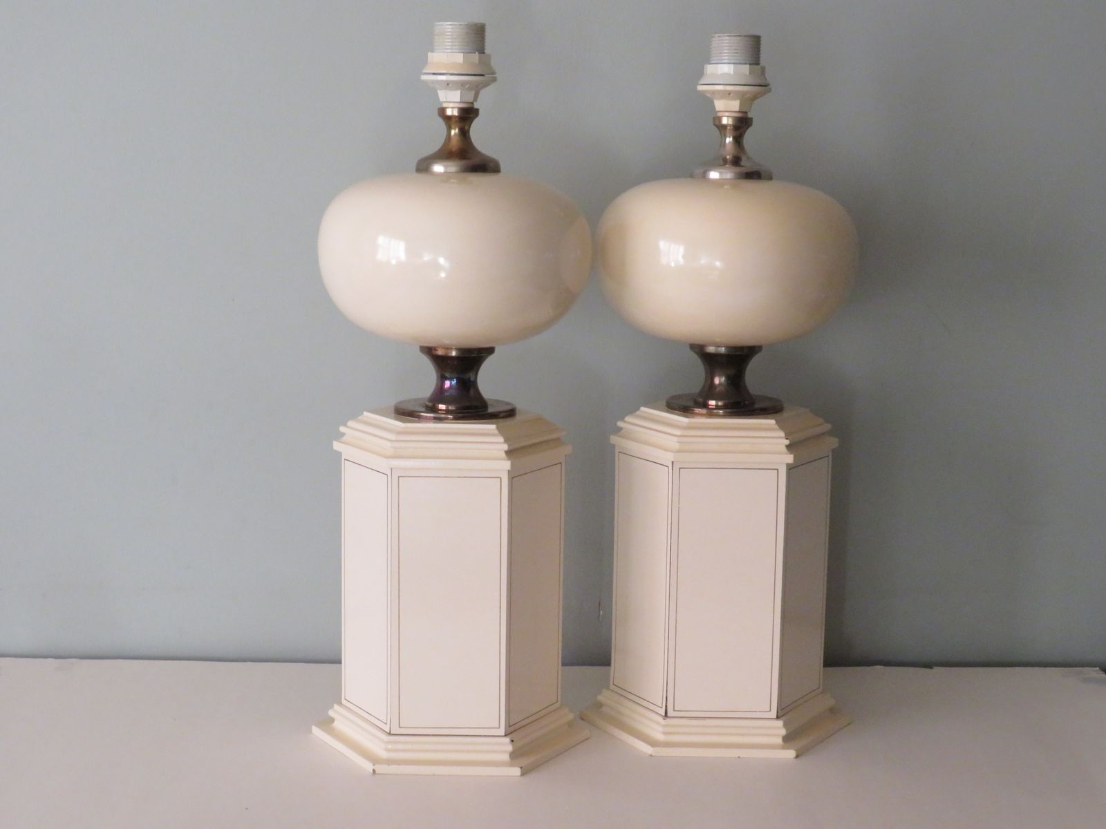 920.0 Set Of 2 Table Lamps By Maison Le Dauphin, France 1960 1970 photo