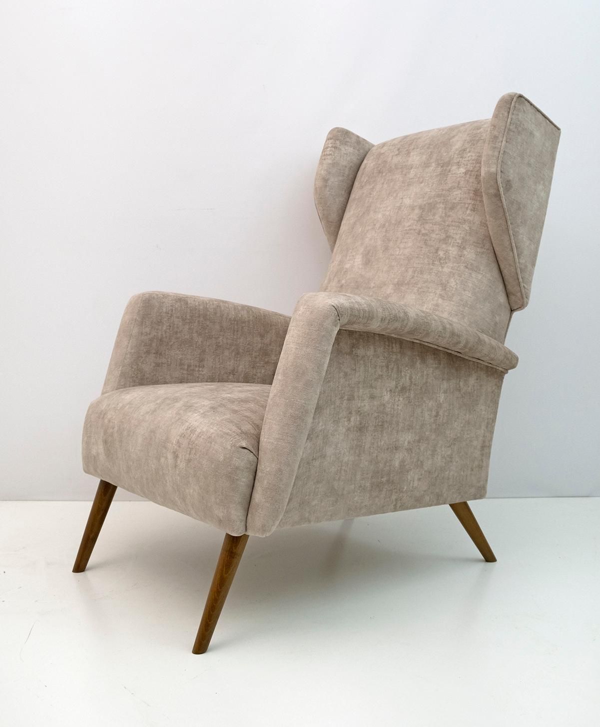 photo buy Pair Of Gio Ponti Mid Century Modern Italian Velvet "Alata" Lounge Chairs, 1950s