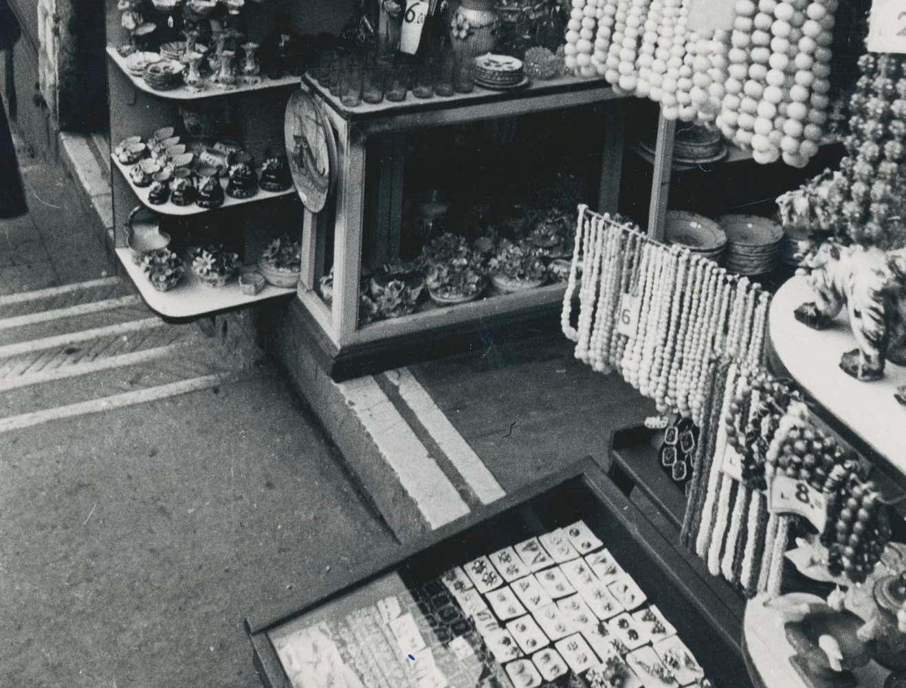 Erich Andres Venice, Shop, Street Photography, Silver Gelatine Print, Italy 1950s, photo for sale