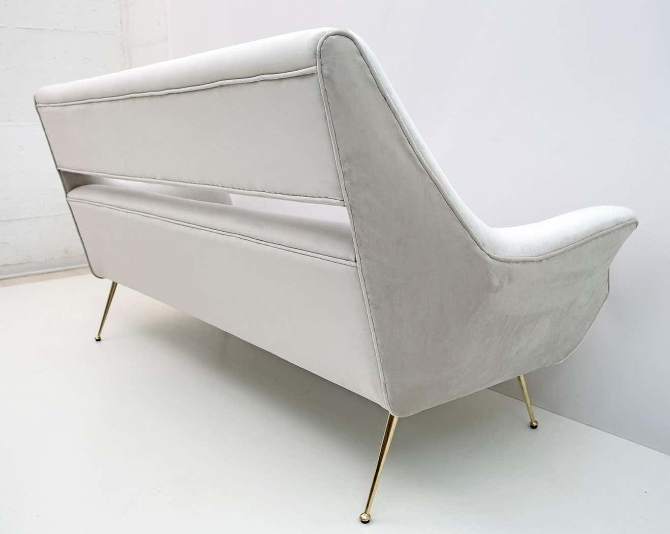 photo furniture Gigi Radice Mid Century Modern Italian Velvet Sofa For Minotti, 1950s
