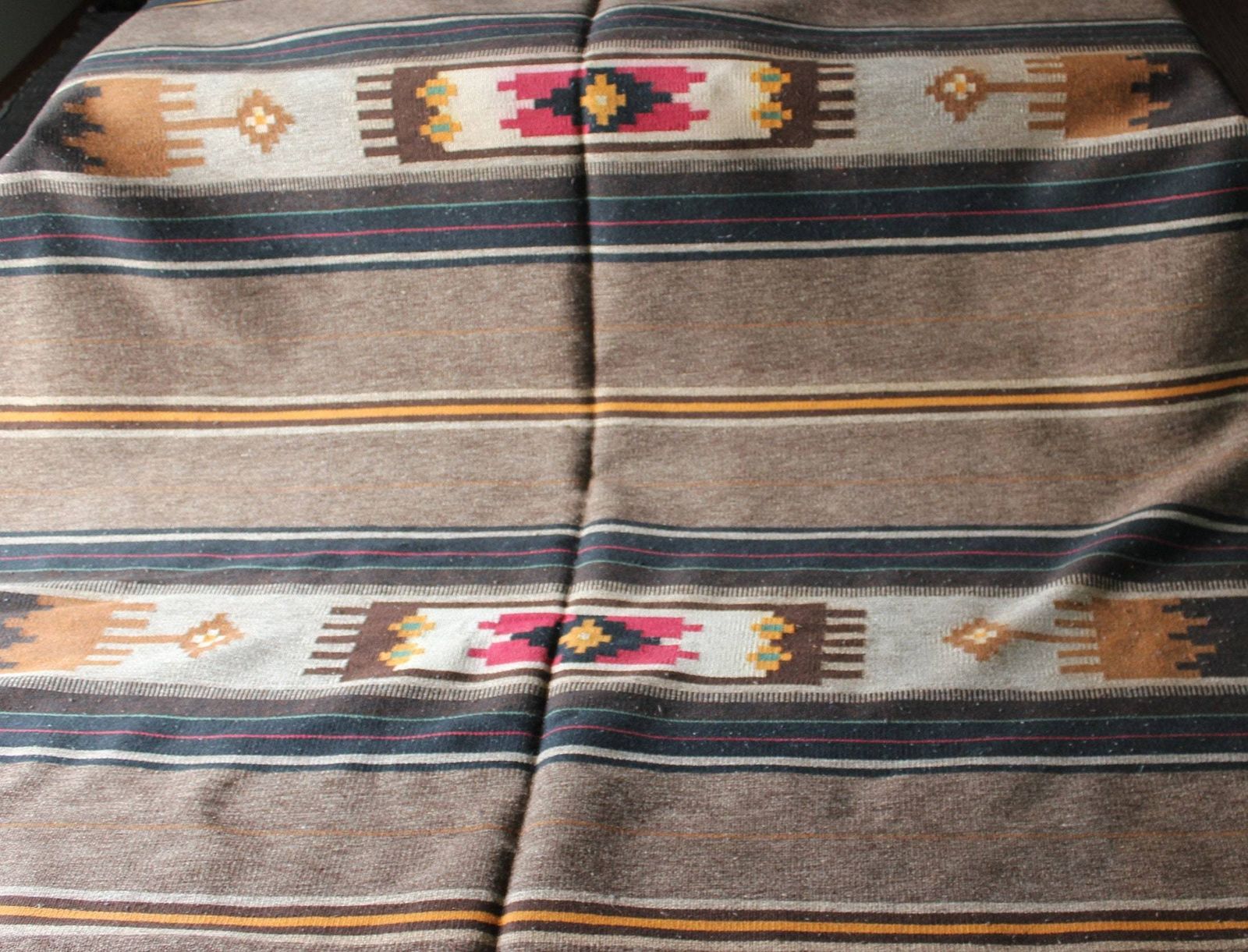 photo furniture Large Wool Balkan's Rug Floor Carpet Tribal Kilim Traditional Carpet Ethnic Carpet Rug Rustic Home Design Farmhouse Gift Decor