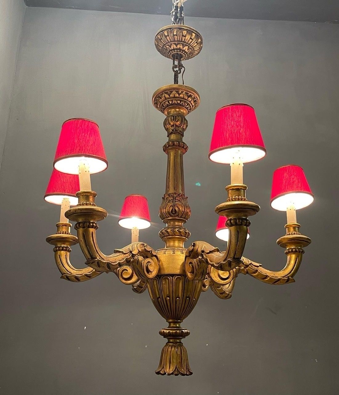 Italian Large Gold Gilded Wooden Chandelier photo vinterior