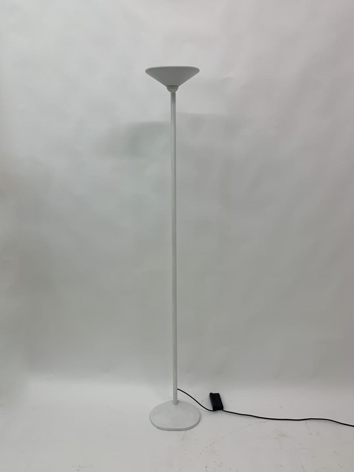 Postmodern 'Ciclope' Halogeenstaande Lamp Van Barbieri Marianelli, Italië photo furniture