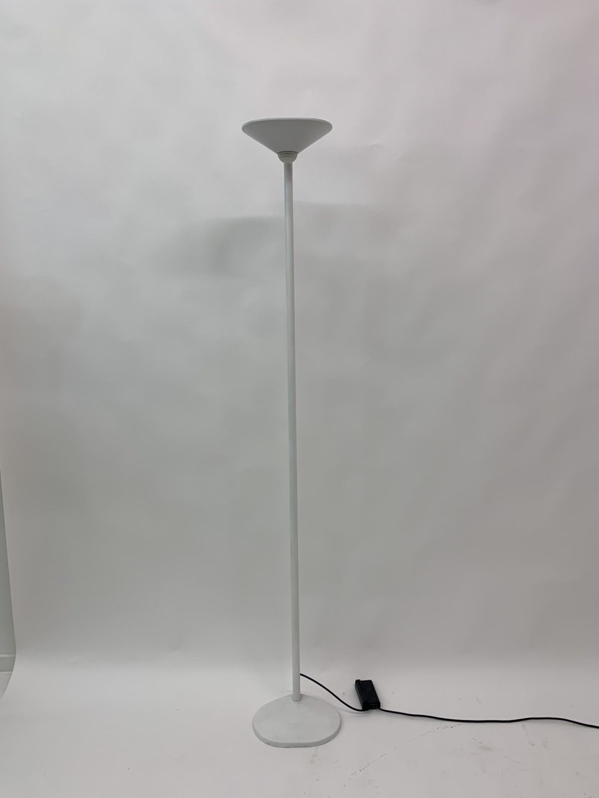 photo for sale Postmodern 'Ciclope' Halogeenstaande Lamp Van Barbieri Marianelli, Italië