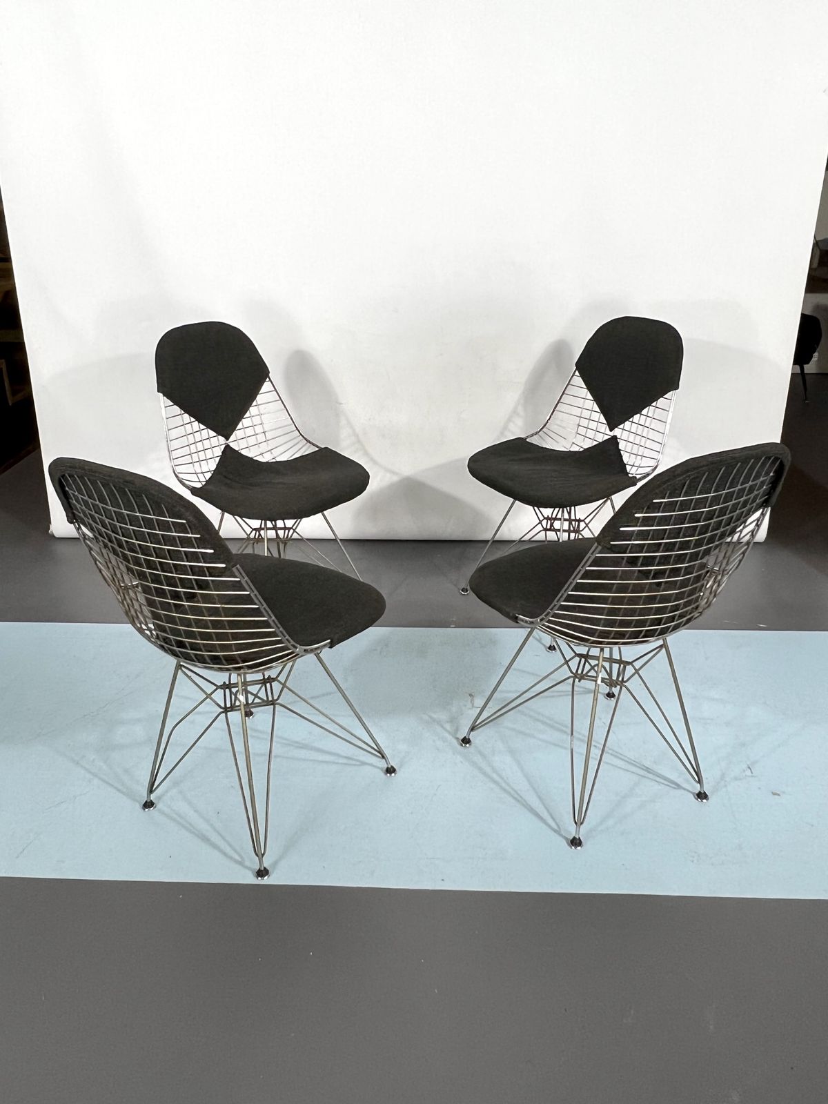 Mid Century Modern Set Of Four Dkr Bikini Chairs By Charles Eames photo 3400.8