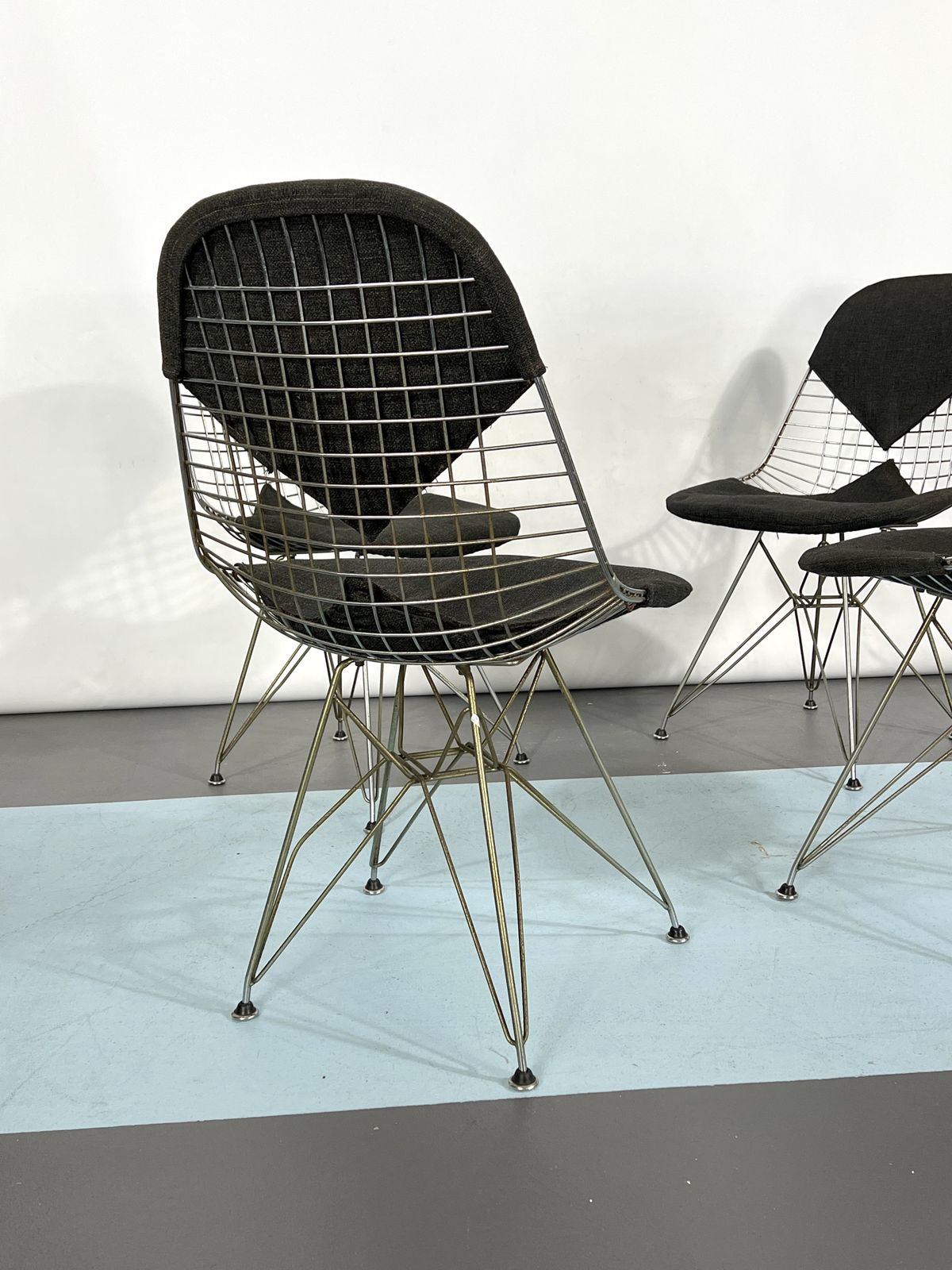 photo for sale Mid Century Modern Set Of Four Dkr Bikini Chairs By Charles Eames