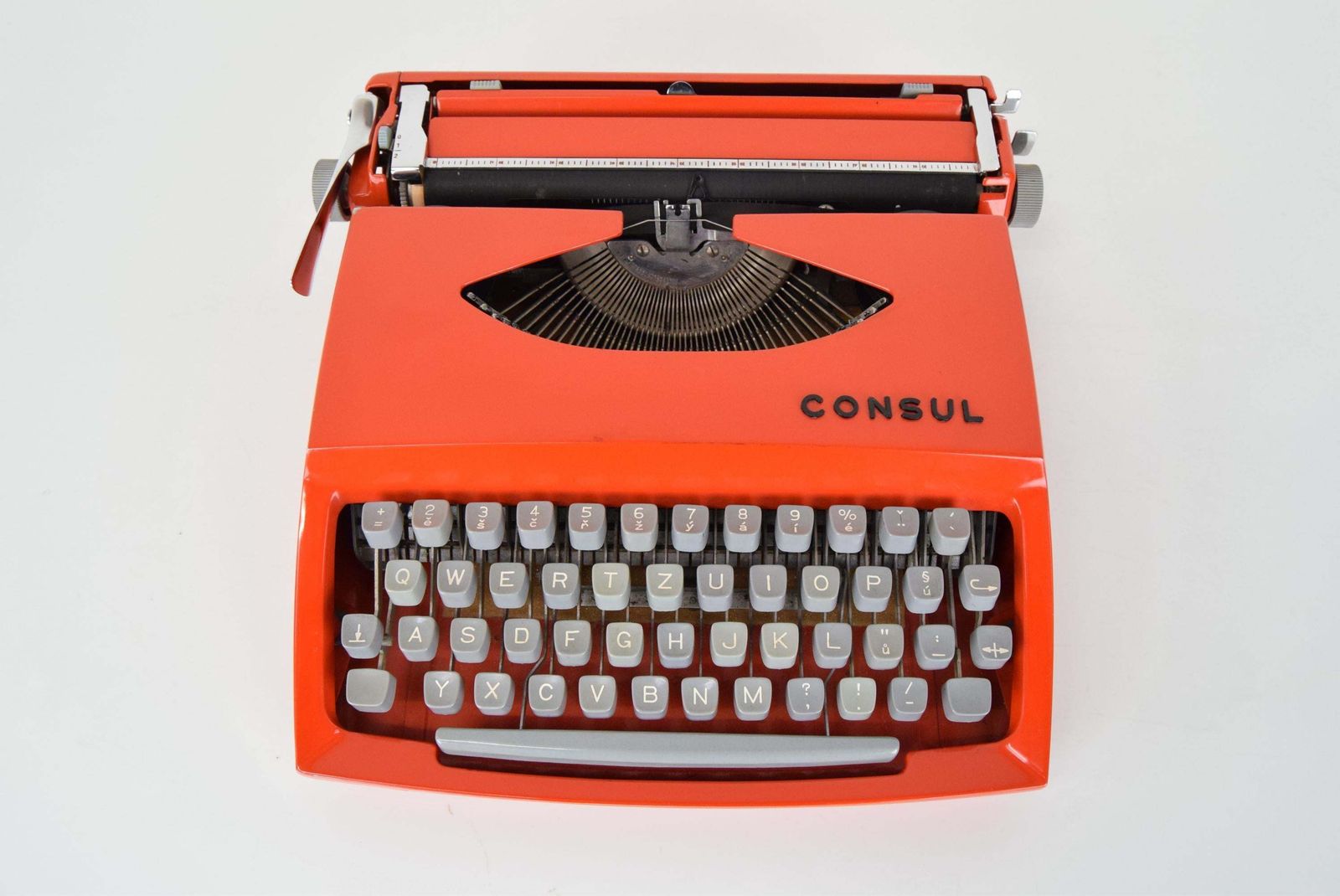 441.0 Mid Century Typemachine Consul, Ca. Jaren 1960. photo