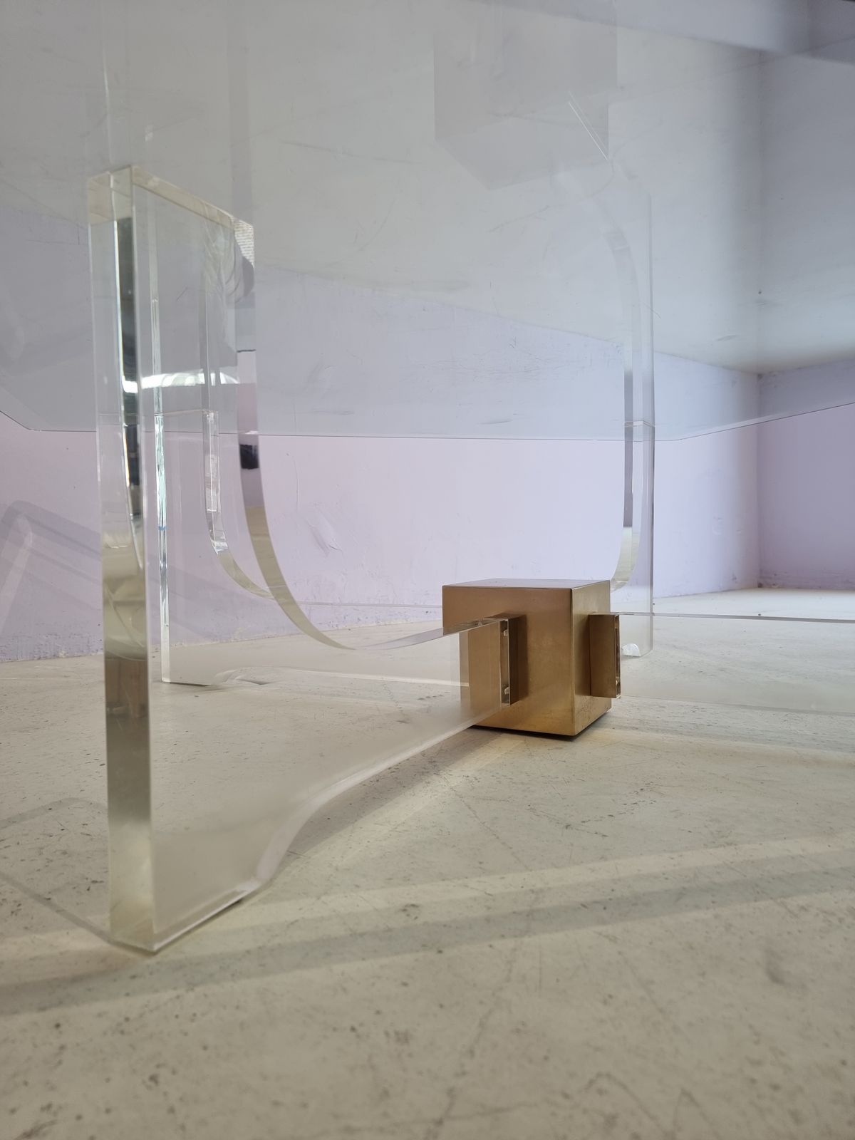 Lucite Salontafel Met Vierkant Glazen Blad photo vinterior