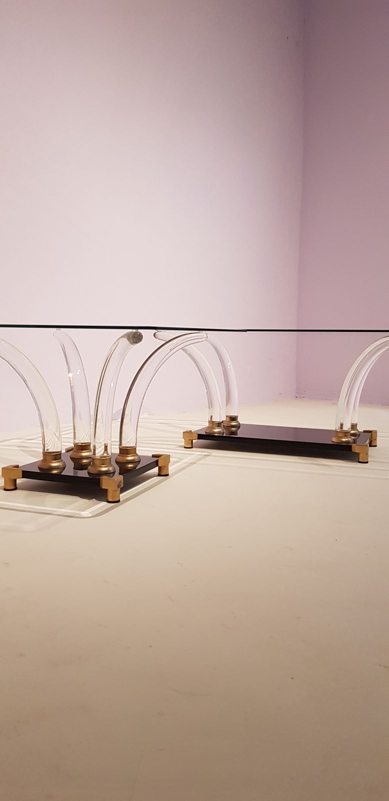 Mid Century Salontafelset Van Lucite, Messing En Glas photo Meubels