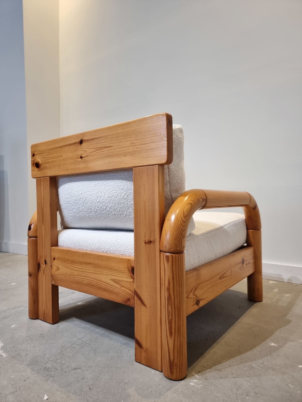 1798.0 Daumillier Pine Teddy Easy Chair photo