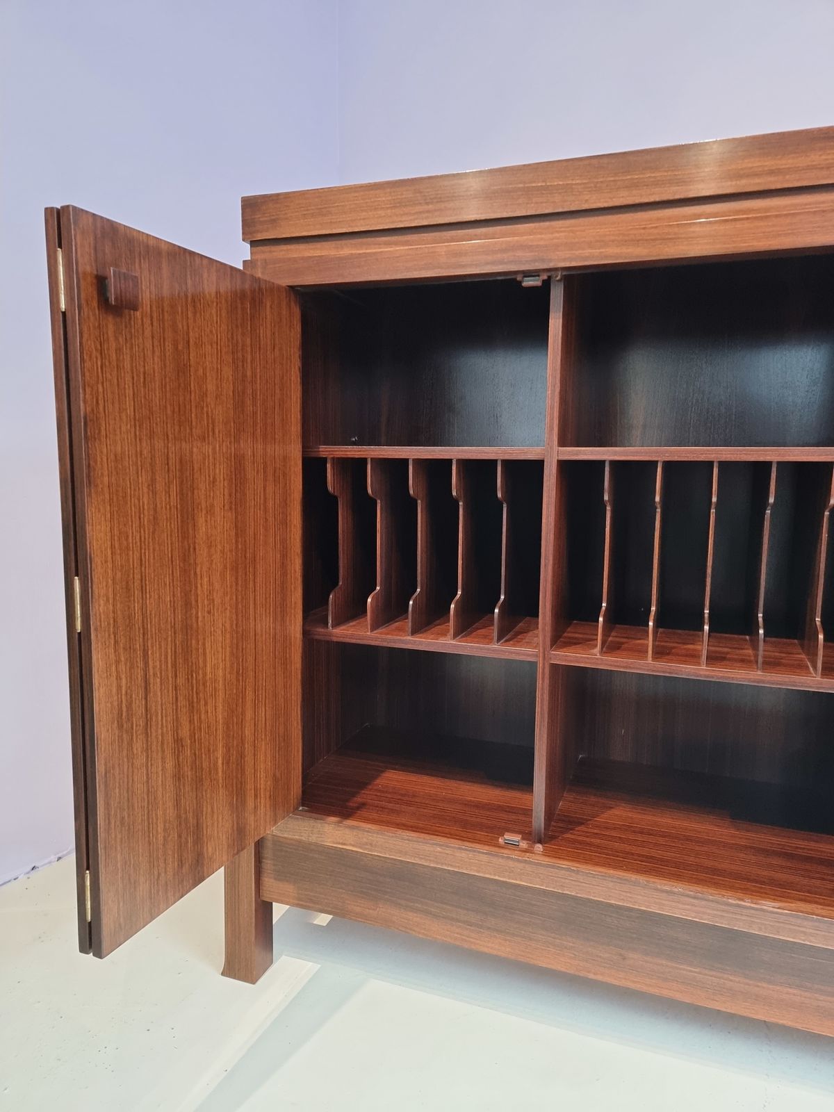 photo vintage Zeer Zeldzame Emiel Veranneman Brutalist Stero Cabinet