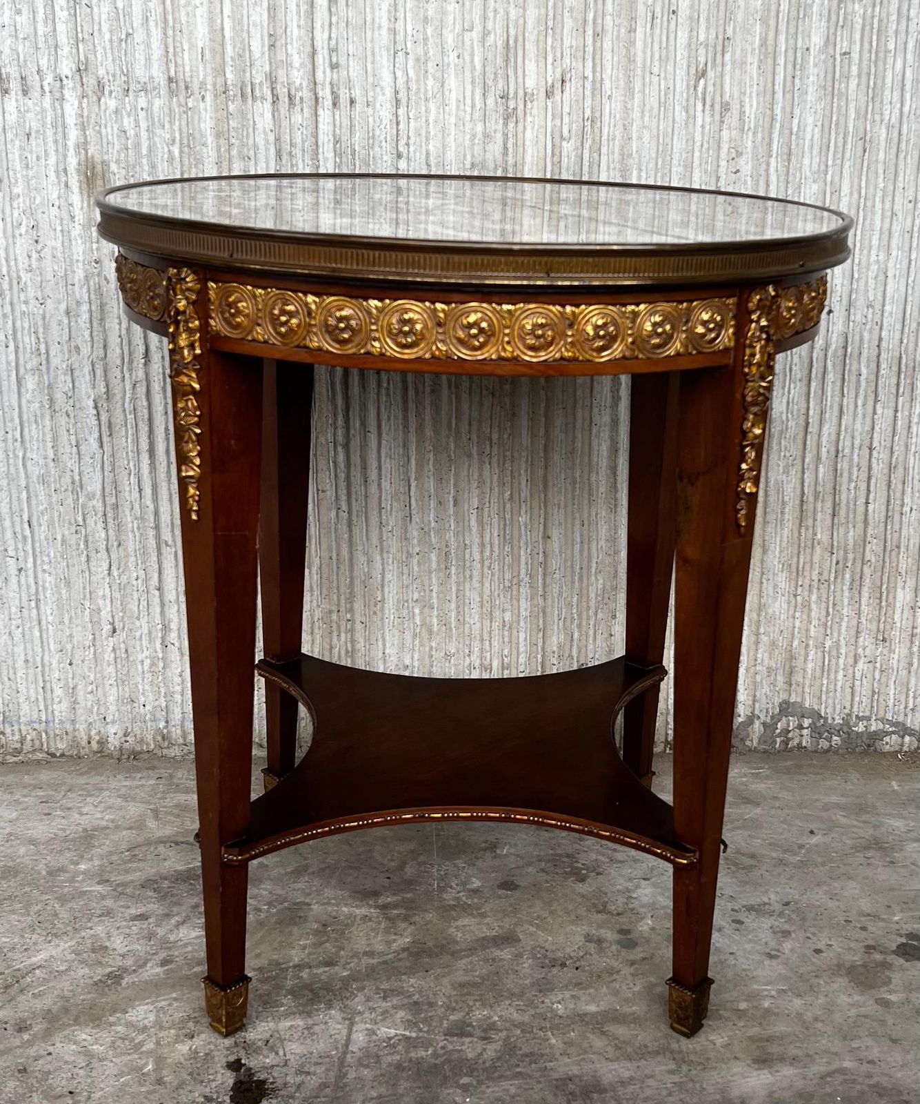 Table d'appoint française de style Louis XVI en bronze, marbre rond et chêne, XXe siècle photo furniture