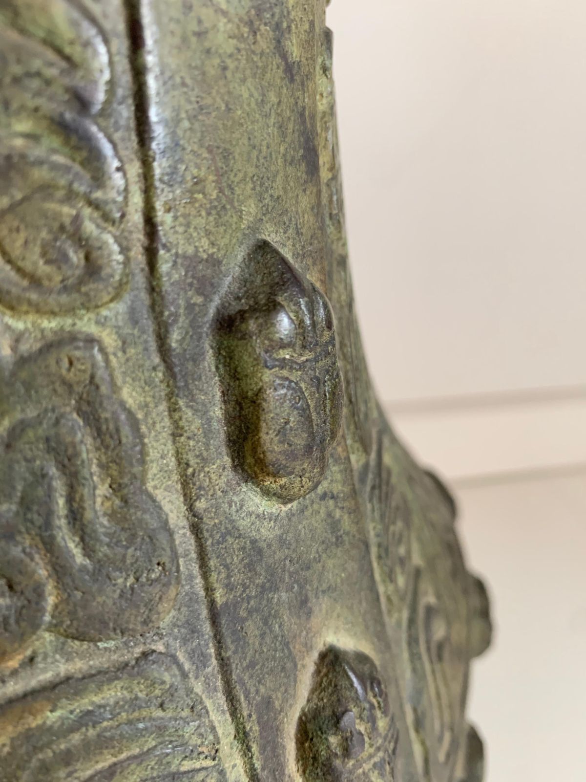 photo for sale Vase en bronze archaïsant chinois, de style Gu de la dynastie Shang, vers 1900
