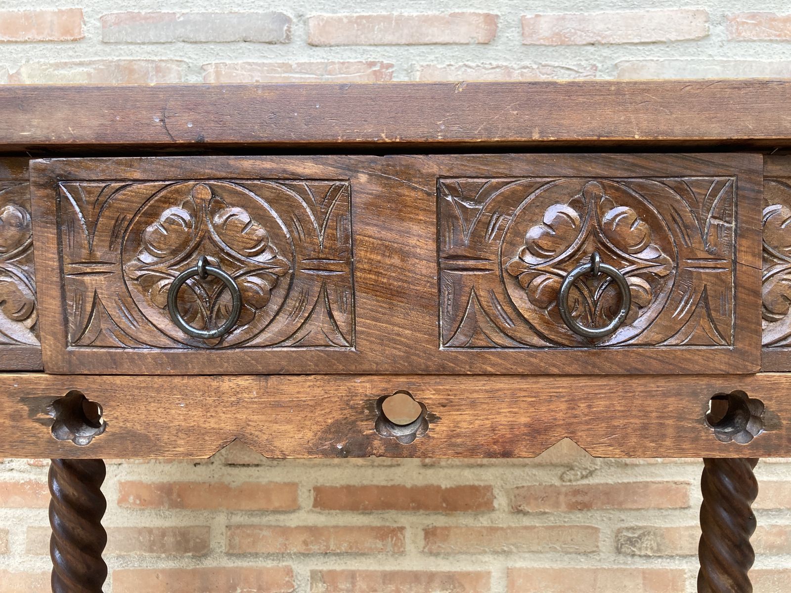 Early 20th Century Catalan Spanish Carved Walnut Wood Console Table With One Drawer photo furniture