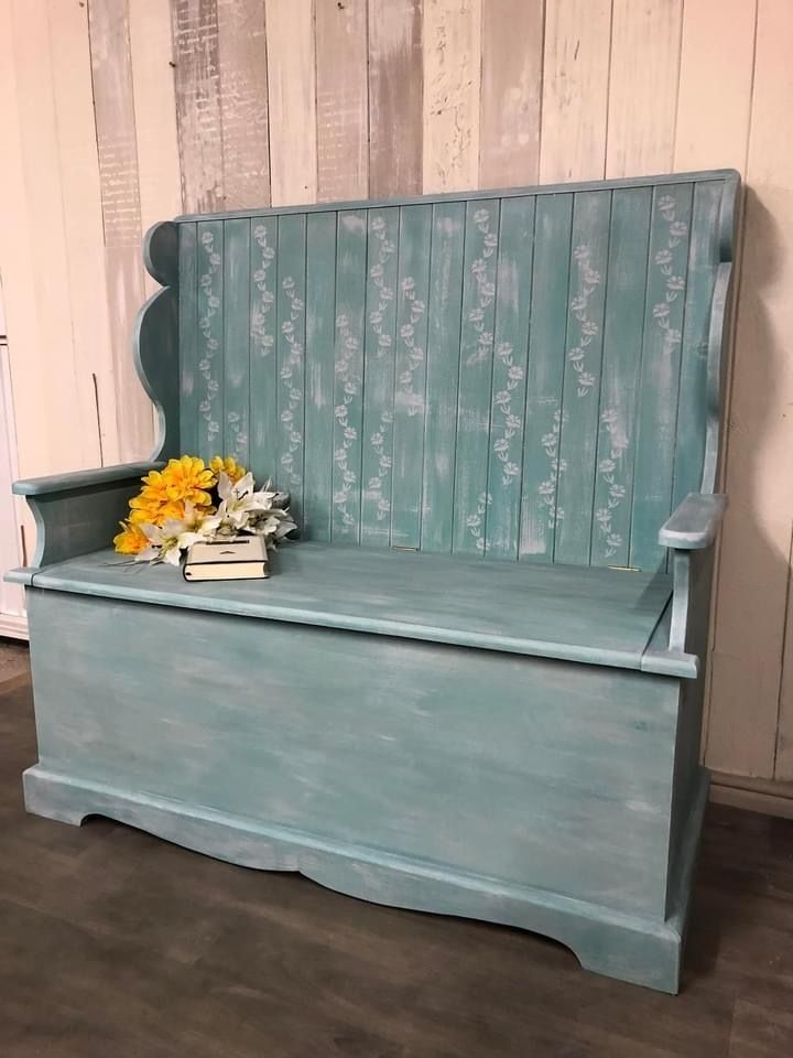 Hand Painted Pine Settle photo vinterior
